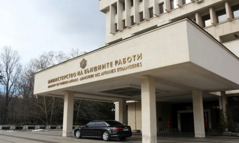 Външно министерство отговори на БСП за имотите в чужбина: Не са поставени под риск - Tribune.bg