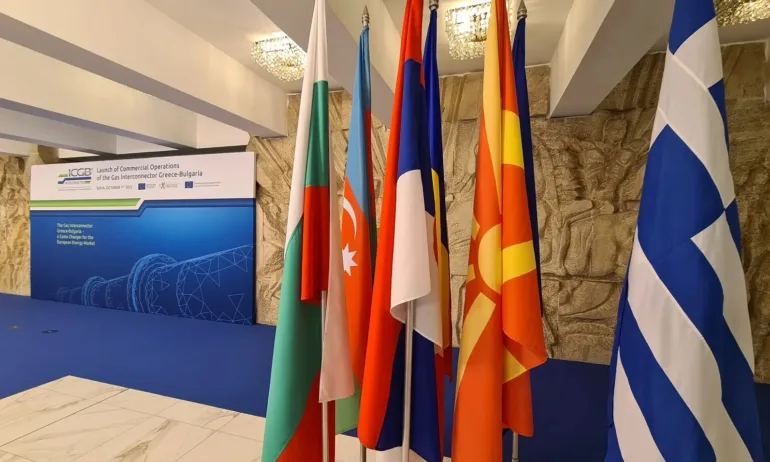 Азерски газ вече тече по тръбата с Гърция - Tribune.bg