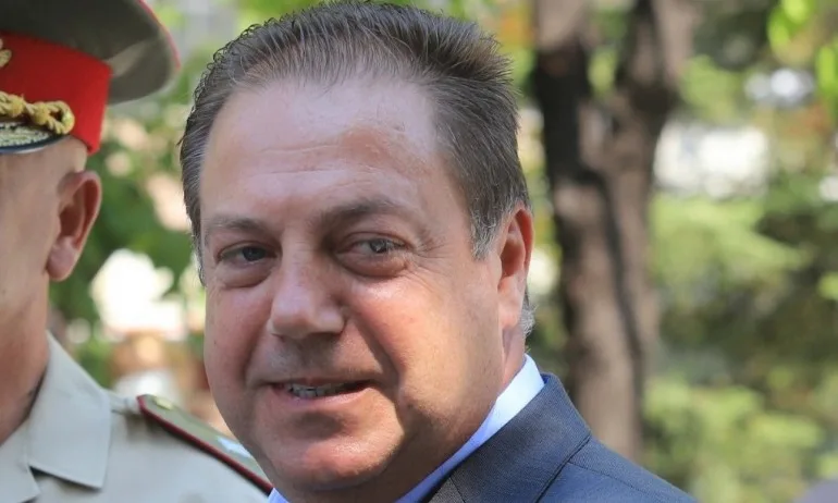 Д-р Маджаров към доц. Мангъров: На неговата съвест лежи това, че голяма част от обществото е объркано - Tribune.bg