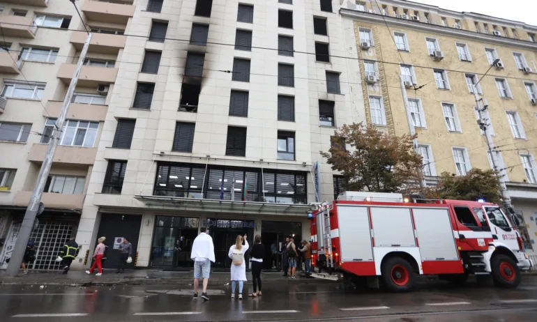 Пожар в столичен хотел отне живота на една жена, сред пострадалите има бебе (ОБНОВЕНА/ СНИМКИ) - Tribune.bg