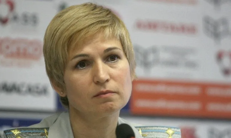 Подполковник Невяна Митева e вероятният кандидат за вицепрезидент на проф. Анастас Герджиков - Tribune.bg