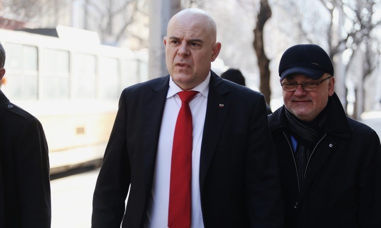 Съдът отказа да разглежда жалбата на Боец за отстраняването на главния прокурор - Tribune.bg