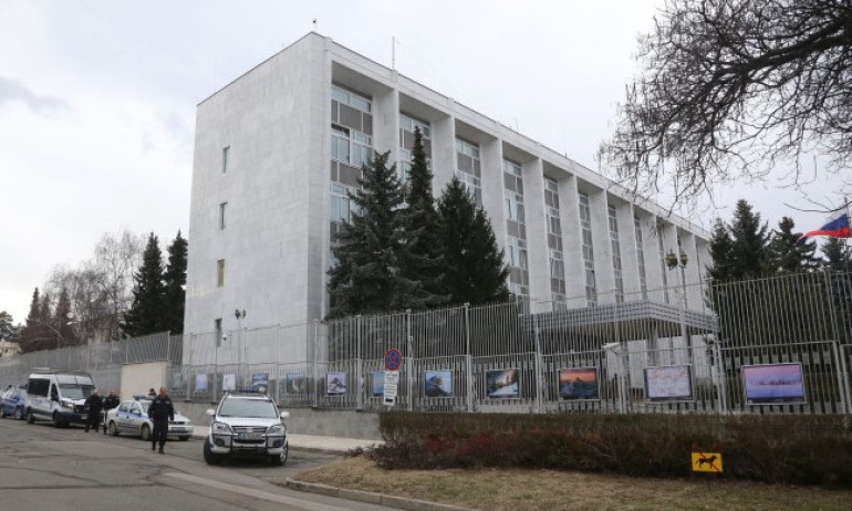 В 12 часа изтича ултиматумът от Русия за експулсирането на дипломати - Tribune.bg