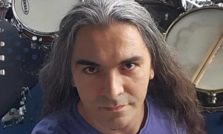 Барабанистът Венко: Със Слави и балета репетираме да открием парламента с концерт - Tribune.bg