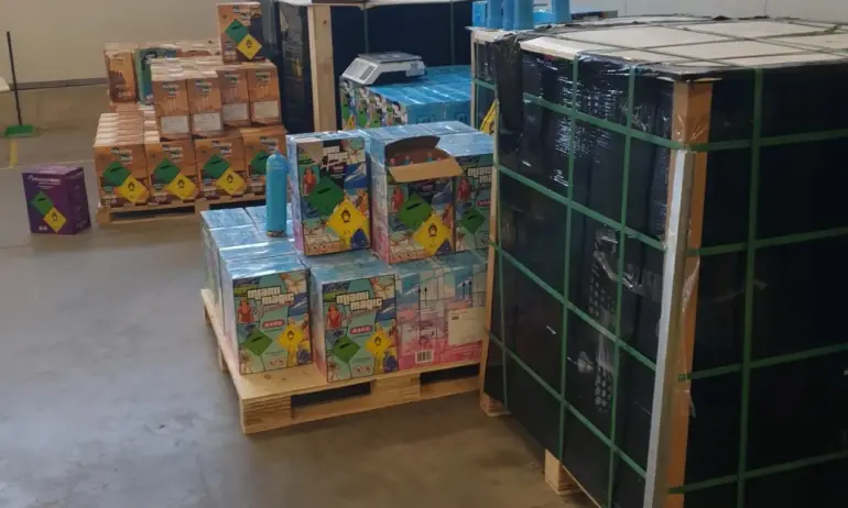 Хиляди флакони и патрони с райски газ откриха в пловдивски склад - Tribune.bg