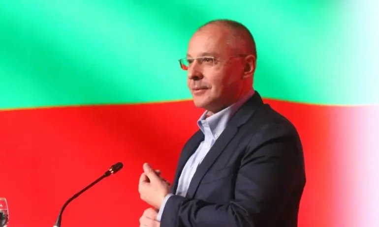 Сергей Станишев: Дребни сметчици поставят под риск съществуването на БСП, можем да говорим за превзета партия - Tribune.bg