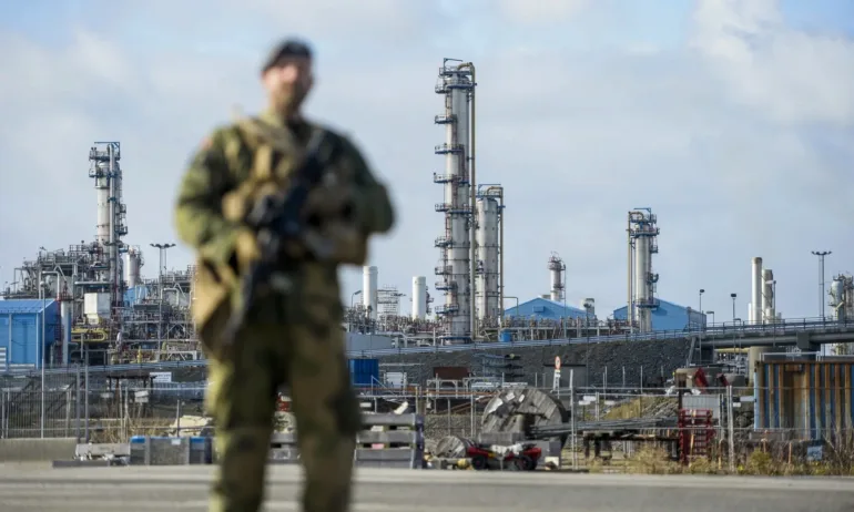 Дания: Експлозии стоят зад течовете на Северен поток, 50 метра тръба липсва - Tribune.bg