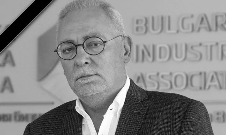 Мрежата с жалейки след внезапната смърт на Радосвет Радев - Tribune.bg