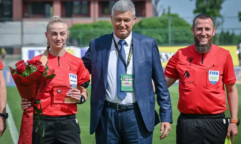 Християна Гутева е първата жена в ранглистата на съдиите в Efbet лига - Tribune.bg