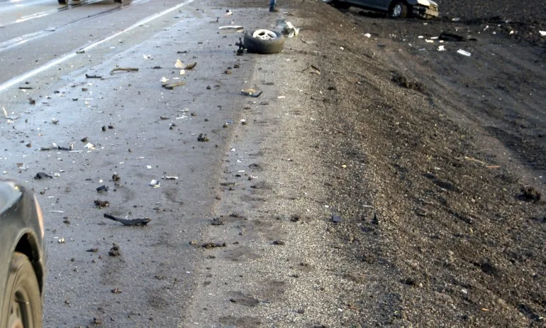 Непълнолетен, без книжка, превишена скорост – момче в опасност за живота след катастрофа - Tribune.bg