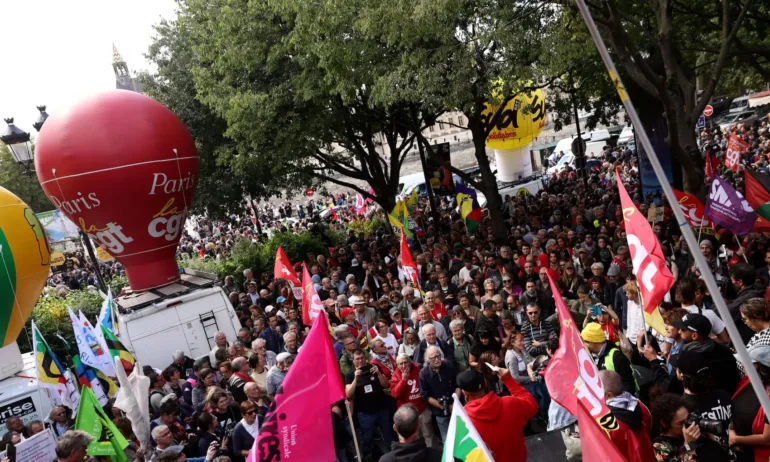 Въпреки или заради новия премиер - Франция отново на протест срещу готвените икономии - Tribune.bg