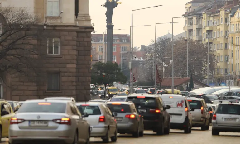 Мярка срещу мръсния въздух: Връщат нискоемисионната зона за автомобили в центъра на София - Tribune.bg