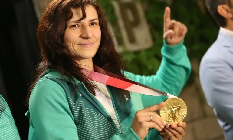 Стойка Кръстева: Благодаря на Бойко Борисов и на неговия екип - Tribune.bg