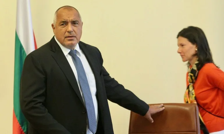 Шефката на кабинета на Борисов с COVID-19, премиерът е под карантина - Tribune.bg