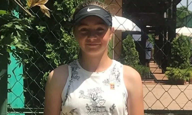 Александра Габровска е полуфиналистка на турнир от Тенис Европа в академията на Ким Клайстерс - Tribune.bg