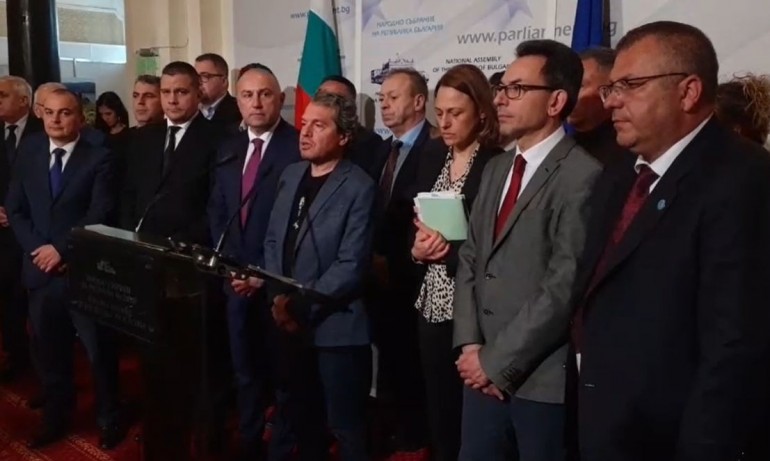 Брифинг на Има такъв народ - Tribune.bg