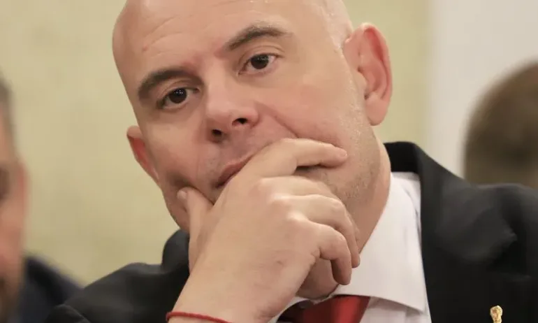 Иван Гешев вече е регистриран в адвокатската колегия в Перник - Tribune.bg