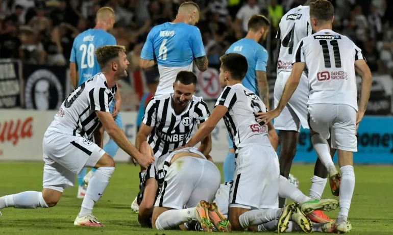 Илко Пиргов спаси три дузпи и класира Локомотив напред - Tribune.bg