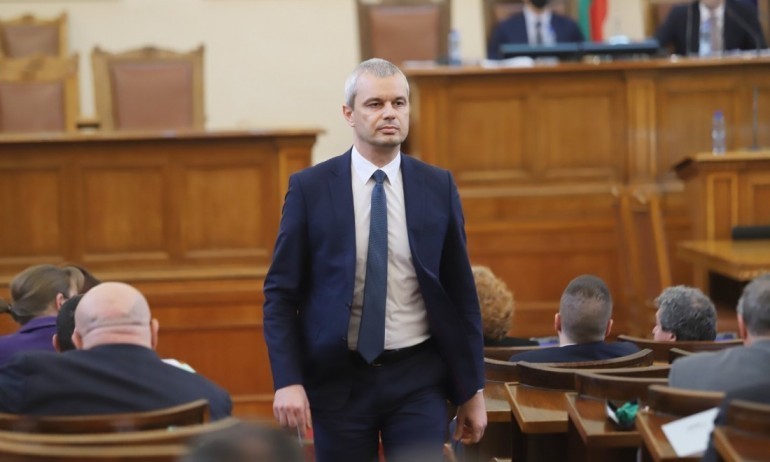 Костадин Костадинов: Българите да последват примера ни и да не използват зелени сертификати - Tribune.bg