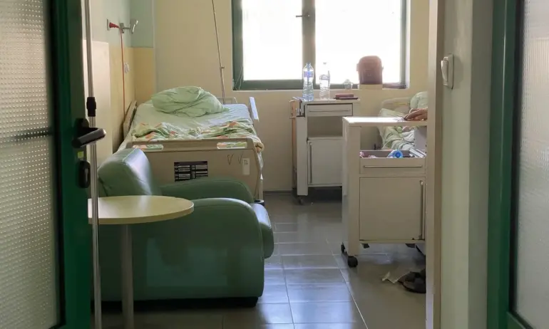 Разследват смъртта на 2-годишно дете, изписано от болницата във Велико Търново - Tribune.bg