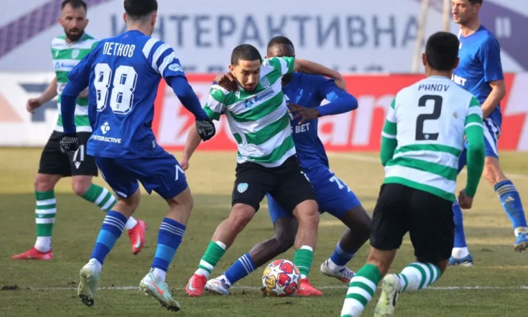 РАДОСТ НА ТИЧА! Левски е на колене - Tribune.bg