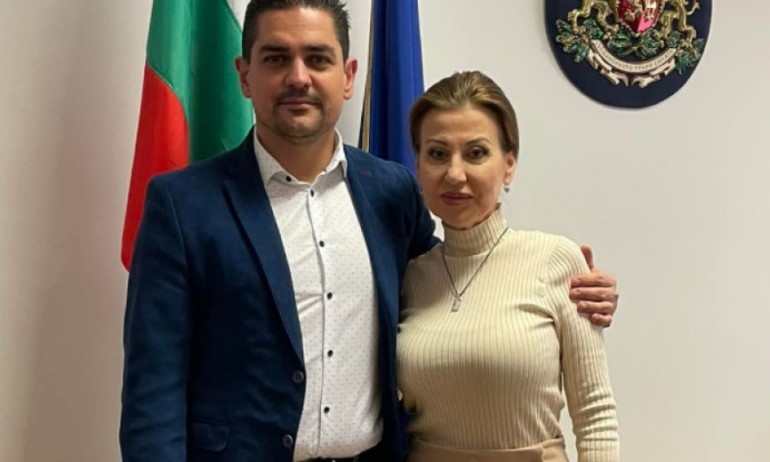 Илиана Раева и министър Василев изясниха ситуацията - Tribune.bg