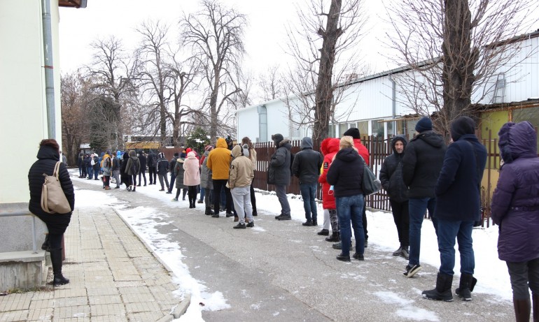 Мисия спасение успешна: Събраха достатъчно кръводарители в помощ на блъснатото 17-годишно момиче в София - Tribune.bg