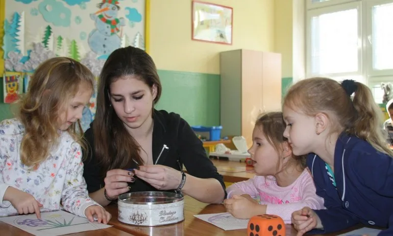 Отпускат над 315 хил. лева за стипендии за талантливи ученици - Tribune.bg