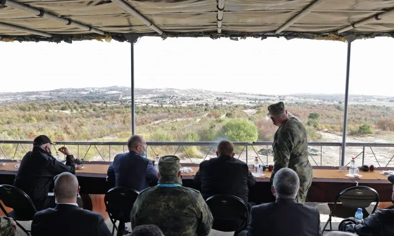 Още 90 военни със симптоми на COVID-19, над 200 офицери и генерали вече са заразени - Tribune.bg