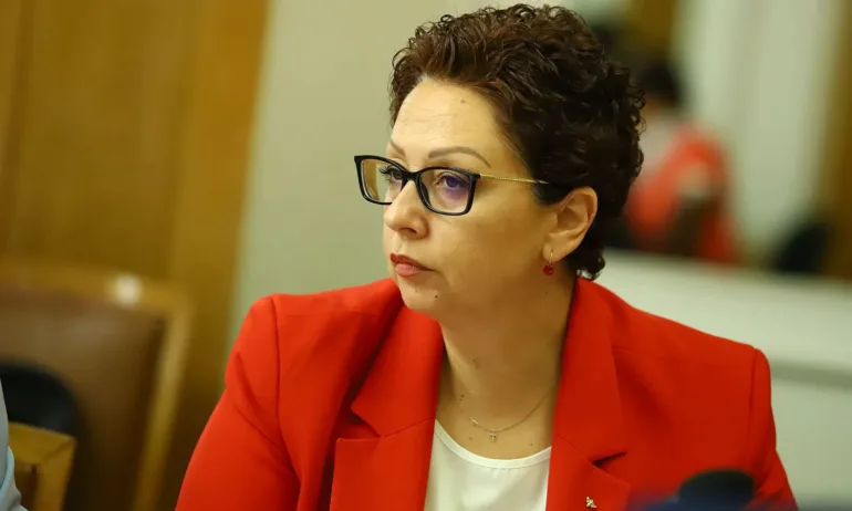 Новото острие на Демократична България Людмила Илиева - пренавита политическа латерна - Tribune.bg