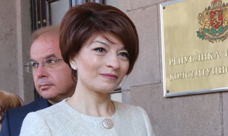 Десислава Атанасова за Булгаргаз: Търси се индулгенция за някакви действия - Tribune.bg