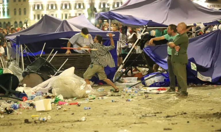 Депутати издирват любителски записи от протестите миналото лято, търсят полицейско насилие - Tribune.bg