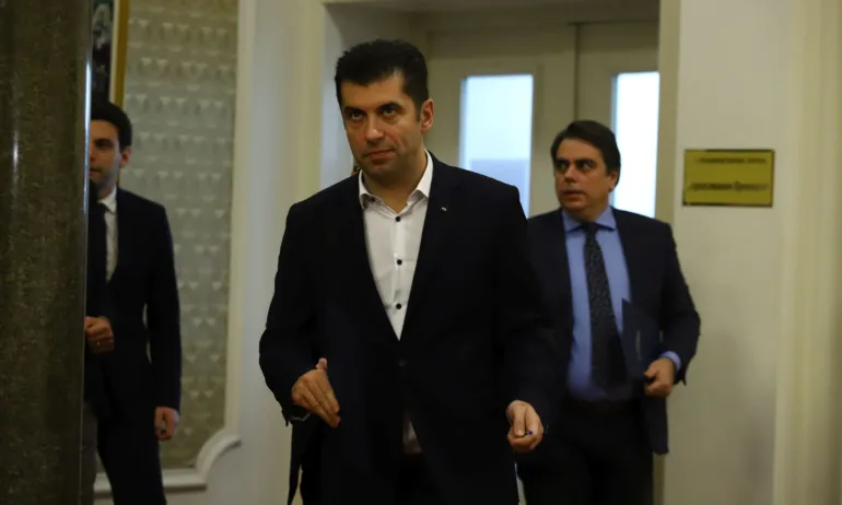 Лидерите на ПП си осигуряват електорална подкрепа чрез фалшива реформаторска риторика - Tribune.bg