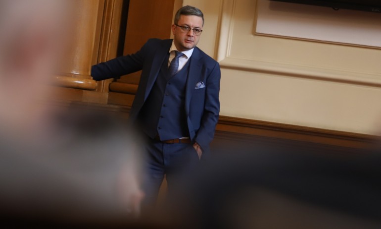 ГЕРБ искат оставката на кабинета: Правителство на некадърността, авантюризма и беззаконието - Tribune.bg