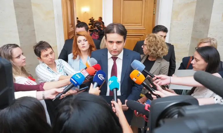 Божанов обвини Калин Стоянов: Това, което прави в момента, е непочтено - Tribune.bg