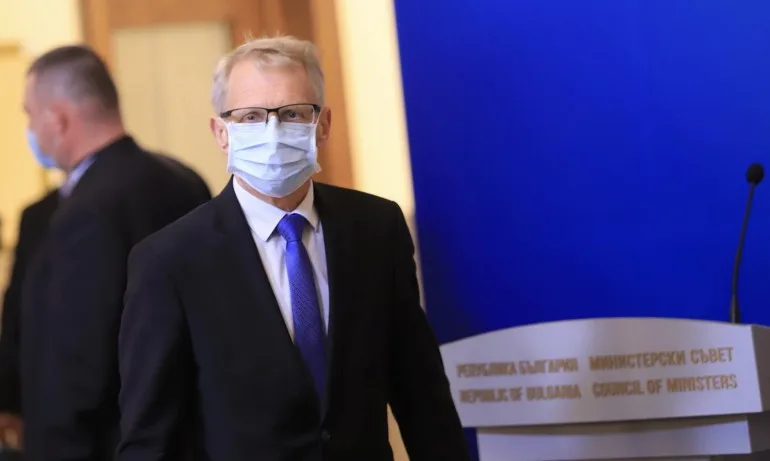 Петър Велков: Министърът на образованието не виждал смисъл от мерки като дистанция и маски в училище - Tribune.bg