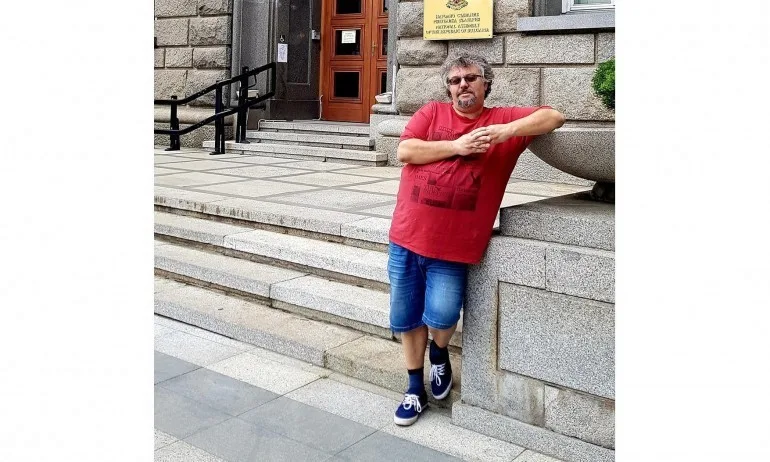 Адвокат: Облеклото и отношението на Манол Пейков е по-неуважително от това на Филип Станев - Tribune.bg