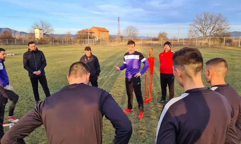 Бербатов предизвика фурор в Етър - Tribune.bg