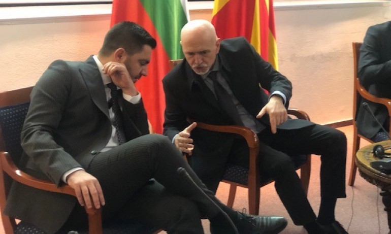 Стъпаловидно ще сваляме роуминг тарифите със Северна Македония - Tribune.bg