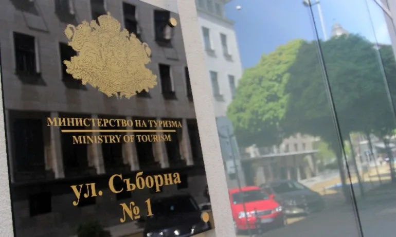 Колтуклиева за новия зам.- министър на туризма: Калинка си без диплома, а радевка – когато тя не отговаря на назначението ти - Tribune.bg