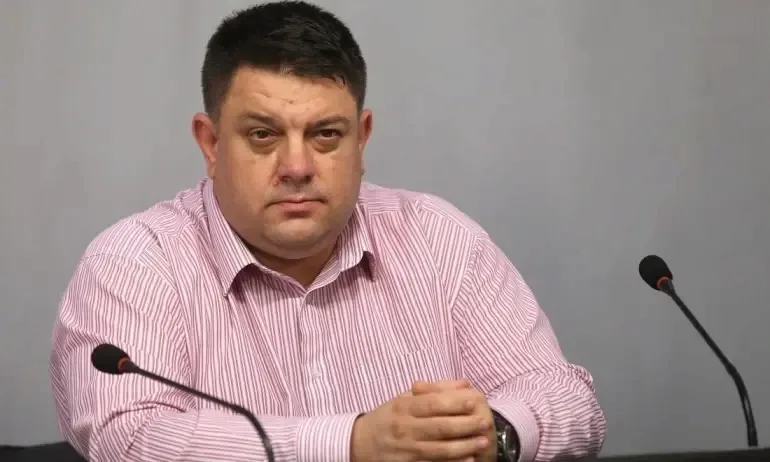 Зафиров от БСП иска разполагане на армейски части на границата и чистка на държавните служители - Tribune.bg
