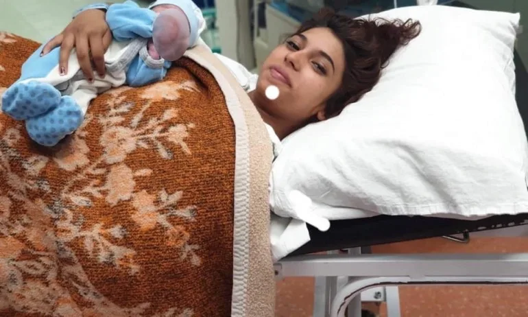 Родителите на първото бебе за новото десетилетие ще хвърлят пъпа му в училище - Tribune.bg