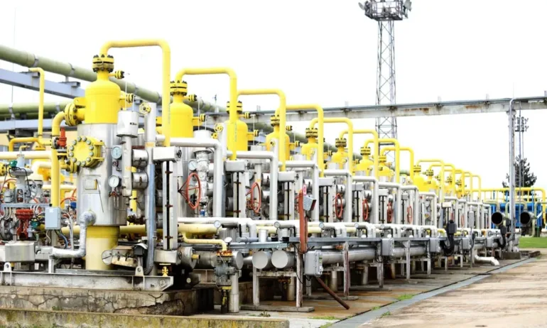 Газът отново поскъпва: България влиза в есента с 65% запълнени хранилища - Tribune.bg