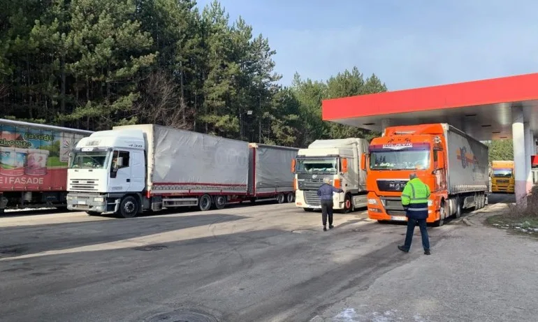 Сърбия затвори три ГКПП-та с България - Tribune.bg