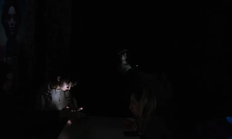 Украйна възстанови тока в 7 региона, включително в Киев - Tribune.bg