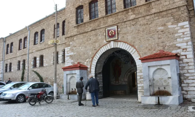 Социалният дом за възрастни свещеници не може да отвори заради скъпия ток - Tribune.bg