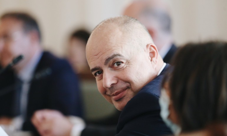 Свиленски за снежната атака: Разграничавам се от агитките, които опорочиха и оскверниха празниха - Tribune.bg