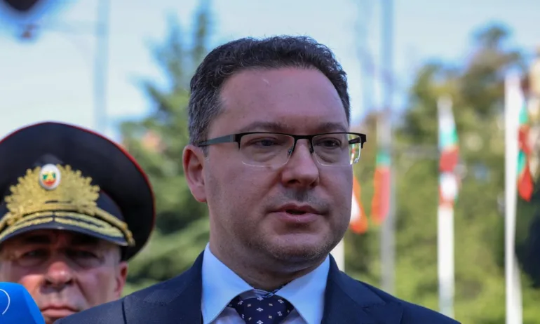 Даниел Митов: Няма да се поколебаем да подвеждаме под отговорност хората, които нарушават обществения ред - Tribune.bg