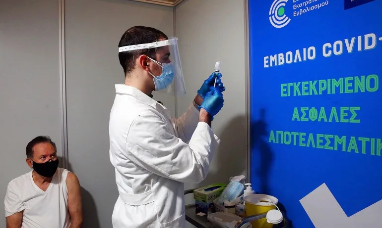 Гърция започва да поставя трета игла от 14 септември - Tribune.bg