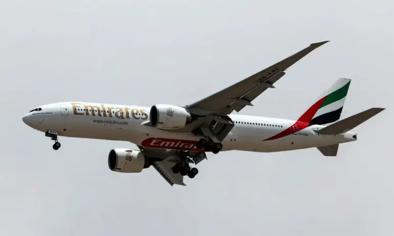 Базираната в Дубай компания Emirates съобщи, че отменя полети до